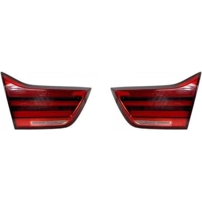 Driver Side Inner Taillamp Assembly - BM2802126C pa1