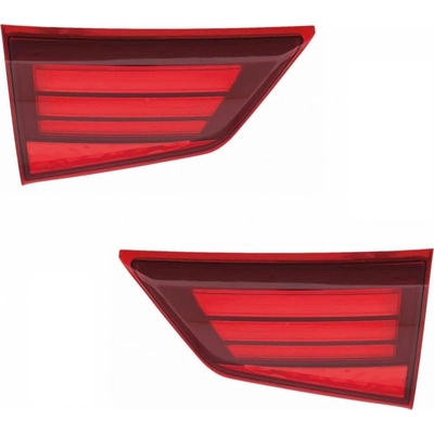 Driver Side Inner Taillamp Assembly - MI2802106C pa2