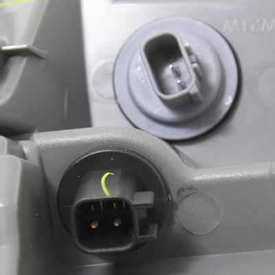 Driver Side Outer Taillamp Assembly - CH2804106 pa3