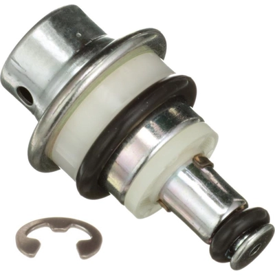 Fuel Pressure Regulator by STANDARD - PRO SERIES - PR624 pa1