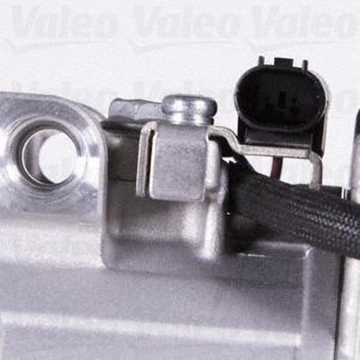 Compresseur et embrayage neuf by VALEO - 813137 pa14