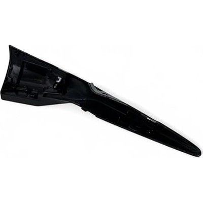 Passenger Side Front Bumper Molding - TO1047135 pa2