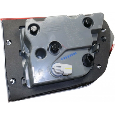 Passenger Side Inner Taillamp Assembly by DEPO - 333-1306R-AC8 pa3