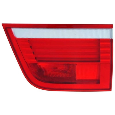 Passenger Side Inner Taillamp Assembly by EAGLE EYES LIGHTS - BM186-B000R pa1