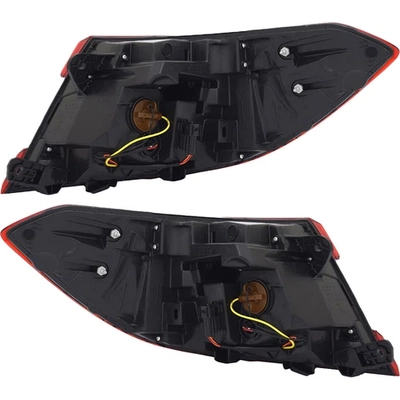 Passenger Side Outer Taillamp Assembly - HO2805121 pa2