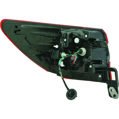 Passenger Side Outer Taillamp Assembly - SU2805106 pa2