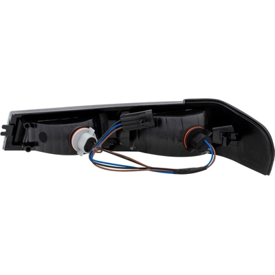 Passenger Side Parklamp Assembly by EAGLE EYES LIGHTS - GM326-B000R pa1
