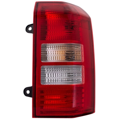 Passenger Side Taillamp Assembly by EAGLE EYES LIGHTS - CS262-B000R pa1