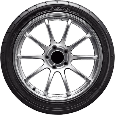 ADVAN Neova AD08 R by YOKOHAMA - 18" Pneu (225/45R18) pa1
