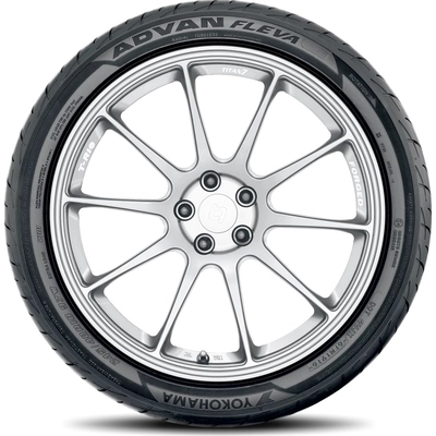ADVAN Fleva V701 by YOKOHAMA - 17" Pneu (225/45R17) pa4