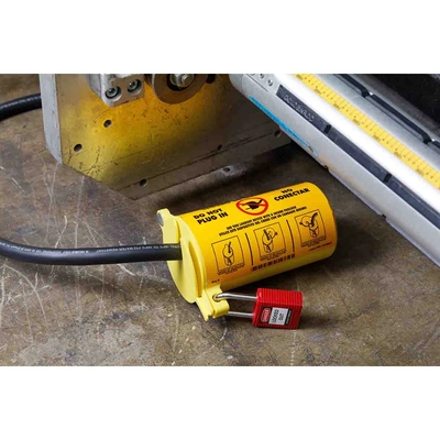 BRADY - PLO23 - 3-In-1 Plug Lockout pa2