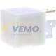 Purchase Top-Quality Fuel Pump Relay by VEMO - V15-71-0005 pa1