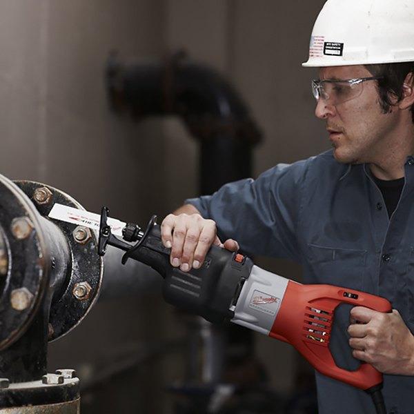 Super Sawzall™ 1-1/4" 120 V 15.0 A Corded D-Handle Variable Speed Reciprocating Saw by MILWAUKEE - 6538-21 pa2