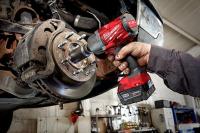 Purchase Top-Quality M18 Fuel™ 1/2" Drive 18 V Cordless 5.0 Ah Li-ion Impact Wrench Kit by MILWAUKEE - 2767-22 pa5