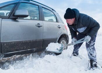What To Do If Your Car Is Stuck In Snow?